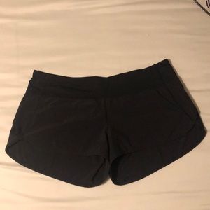 Lululemon AMAZING condition speed up shorts✅